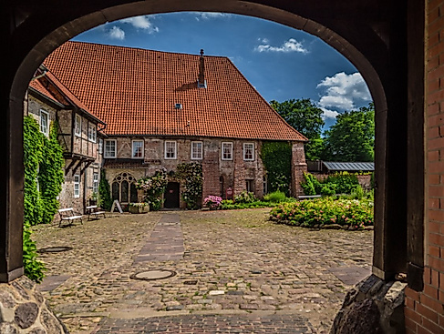 Durchgang zum Innenhof  Kloster Lüne