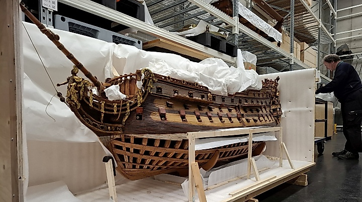 Die SOLEIL ROYAL: Schiffsmodell mit Tiefgang