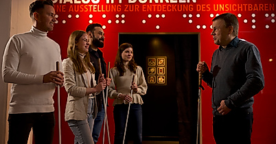 Dialog im Dunkeln Bild 4