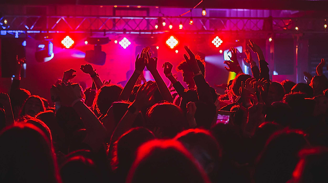 suedpol-nachtleben-party-rave-c-unsplash-long-truong