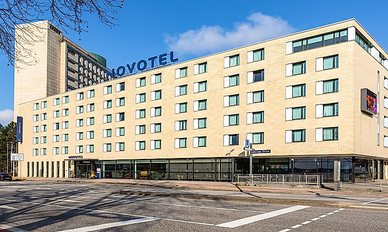 Hotel Novotel Hamburg City Alster: Außenansicht
