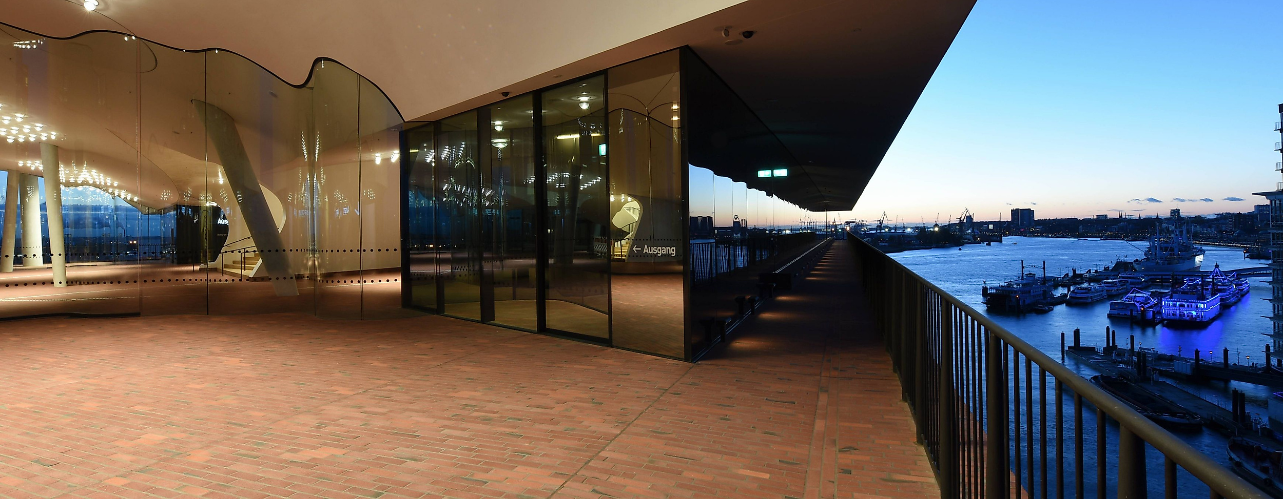Elbphilharmonie Plaza