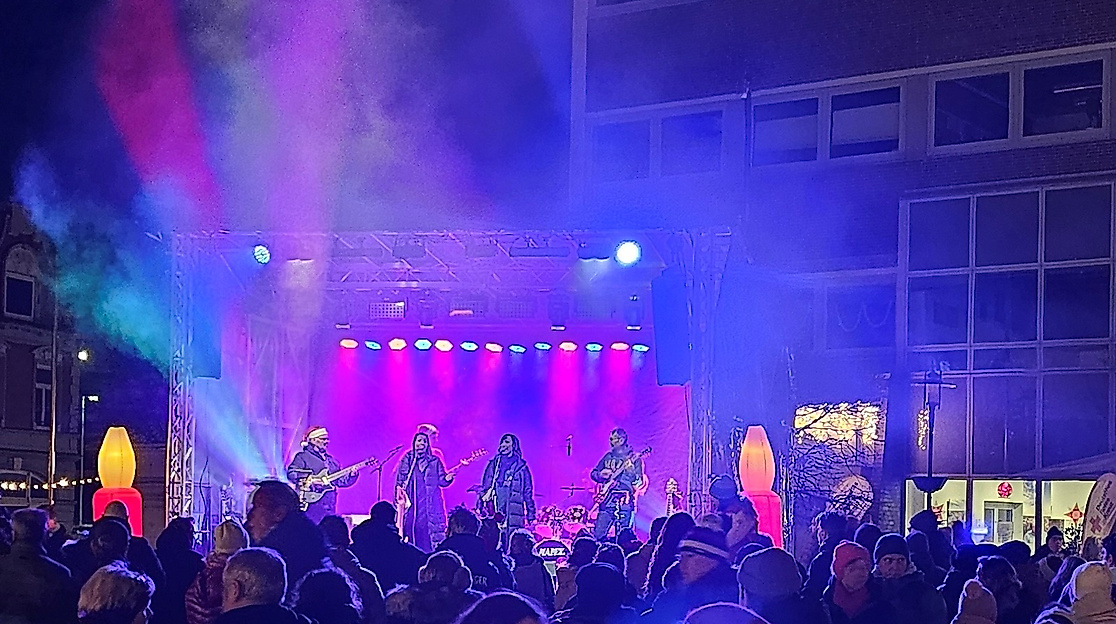 Bühnenauftritt beim Barmstedter Weihnachtsmarkt 2025
