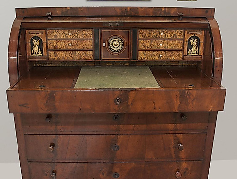 Antiker Schreibtisch im Detlefsen-Museum