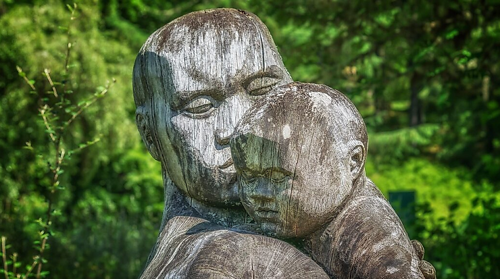 holzskulptur_vortrag-vom-leben-und-tod-c-dr-christina-lydia-maiwald