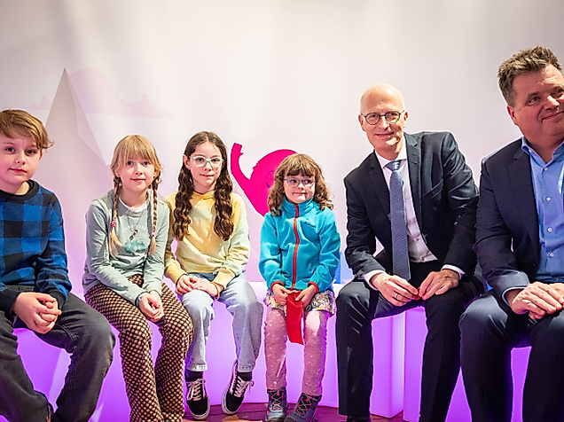 Peter Tschentscher und Kids-Credit Senatskanzelei