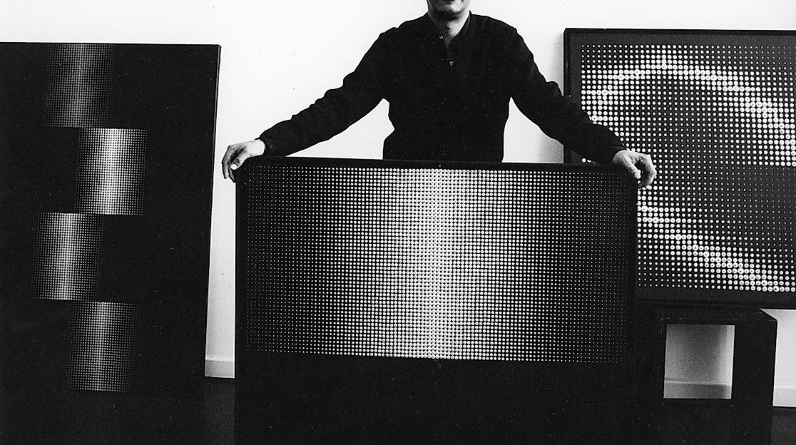 Almir Mavignier mit eigenen Werken, 1965