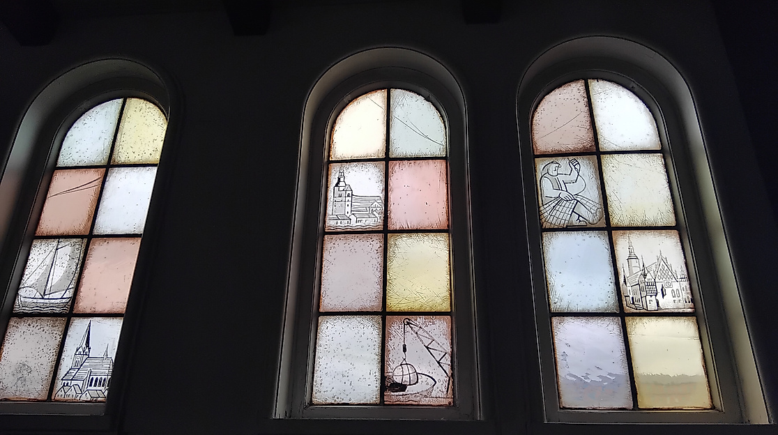 Die Fenster der Flussschifferkirche