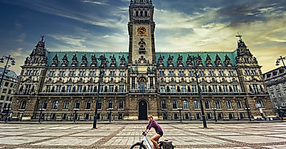 fahrradtour_rathaus_i_mp-ebike-adventures_c-mp-business-gmbh