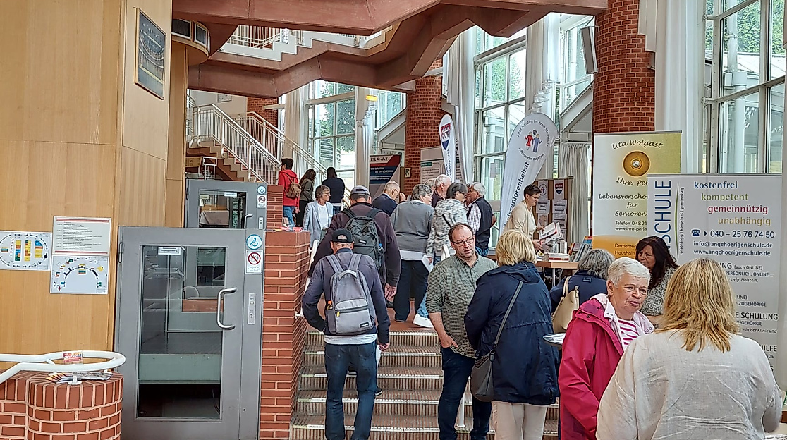 Messestände im Foyer