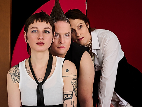 Lipstick Quings Revolution