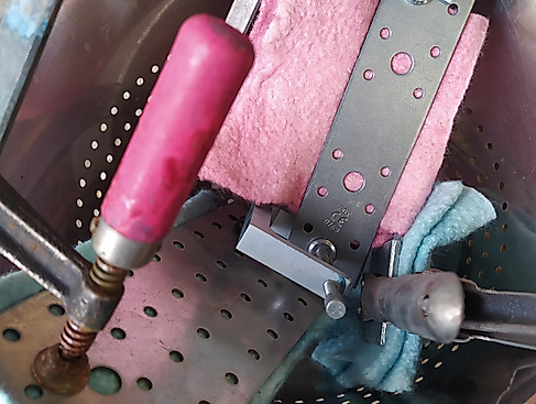 Farbspiele mit Säurefarben auf Filz