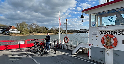 fahrradtour_faehre_i_mp-ebike-adventures_c-mp-business-gmbh