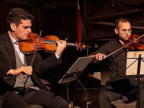 Hochformat Neda Navaee