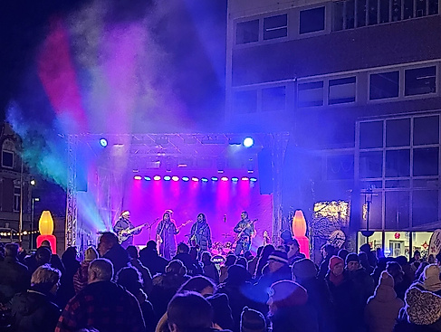 Bühnenauftritt beim Barmstedter Weihnachtsmarkt 2025