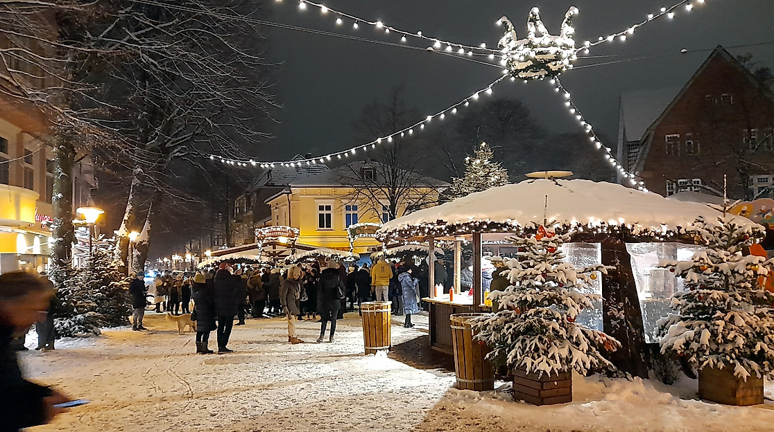25-12-30 Weihnachtsmarkt auf dem Rondeel_2023_Peter Kahlert