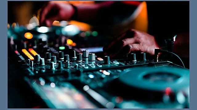 DJ Andy - Bar Cosmopolitan