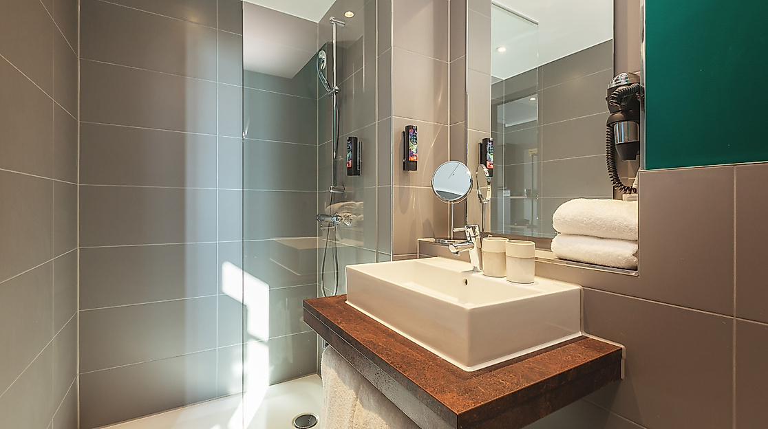 Holiday Inn - the niu Bricks Hamburg: Beispiel Badezimmer