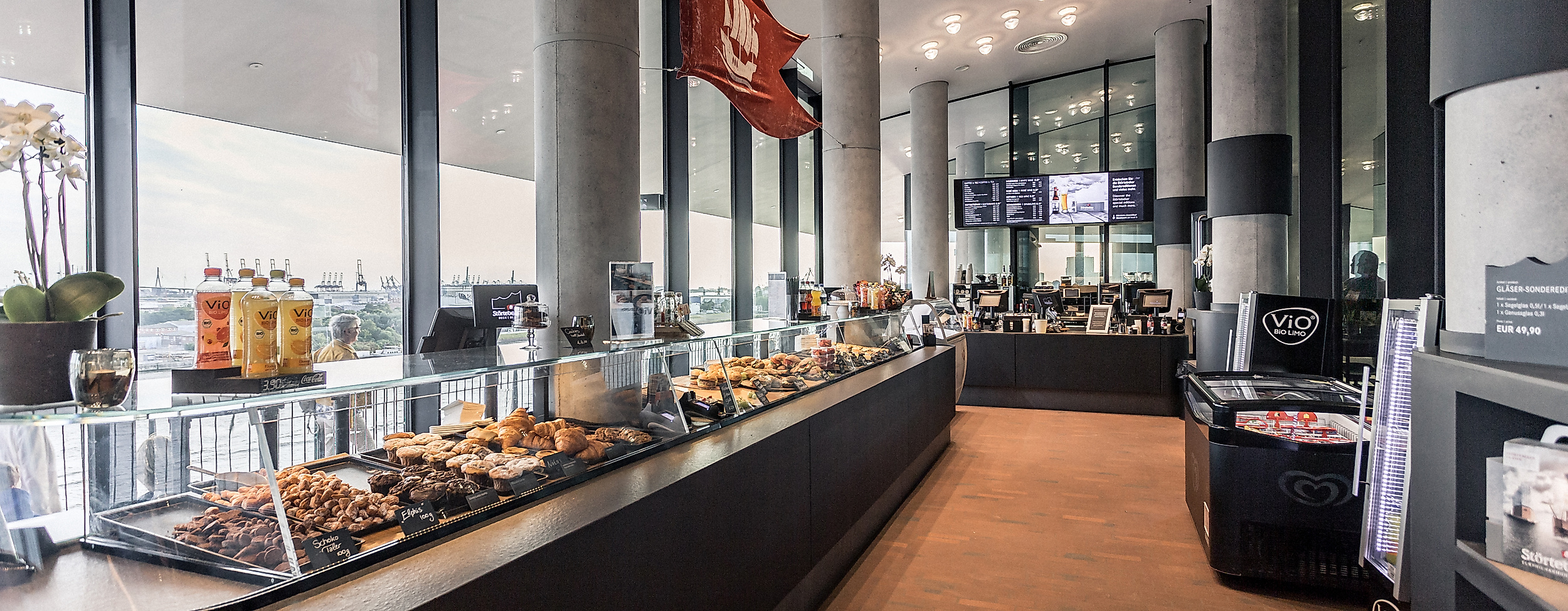 Plaza Café Deck & Deli