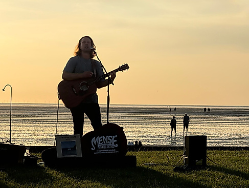 Mense Music live am Strand