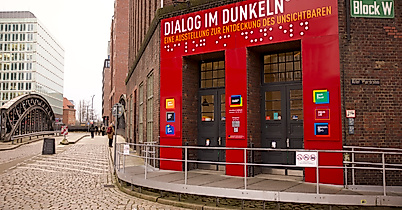 Dialog im Dunkeln Bild 6