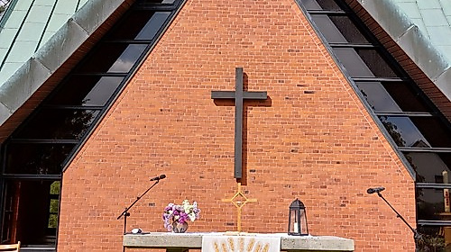 Open-Air-Gottesdienst mit Posaunenchor und anschl. Grillwürstchen-Essen