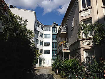 Ehemalige Mietfabrik, Hinterhof Weidenallee (Mai 2012)