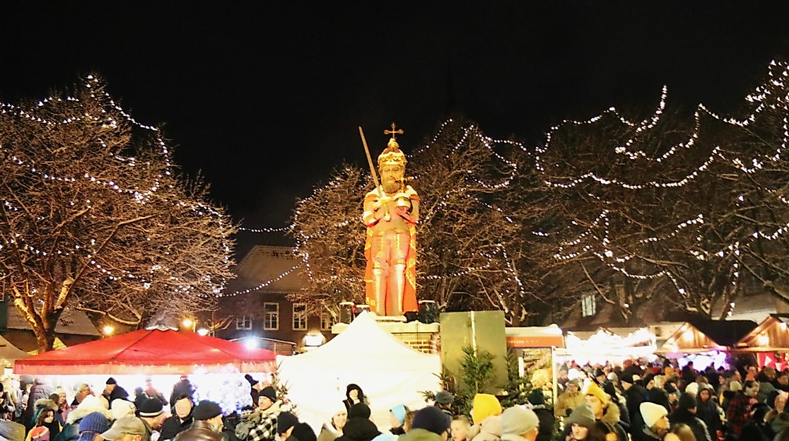 Wedeler Weihnachtsmarkt am Roland