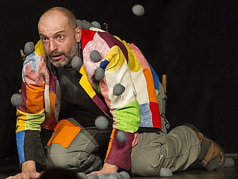 Helge van Hove als Elmar, der bunte Elefant