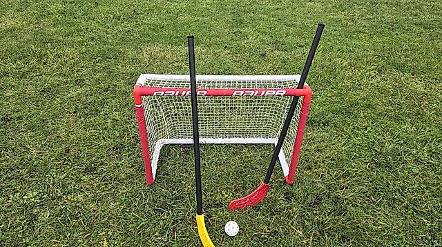 Fußballtennis und Feldhockey