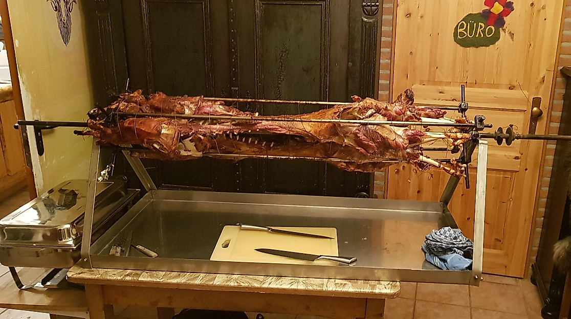 Heidschnucke am Spieß
