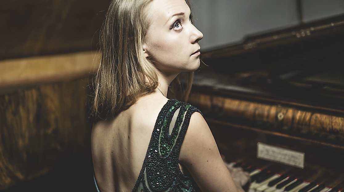 Olga-Pashchenko_CMYK_(c)_Yat-Ho-Tsang