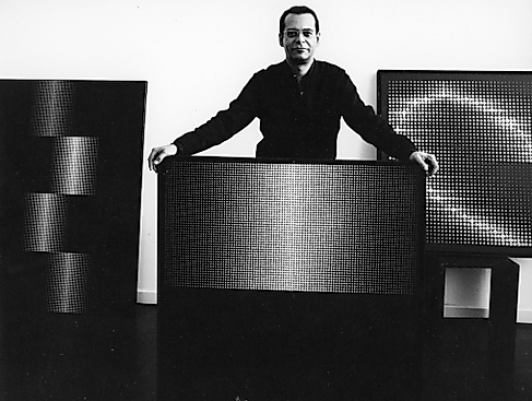 Almir Mavignier mit eigenen Werken, 1965