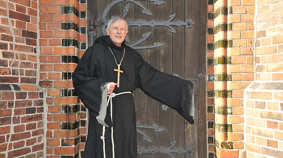 Klosterbruder Jakob plaudert aus dem Nähkästchen