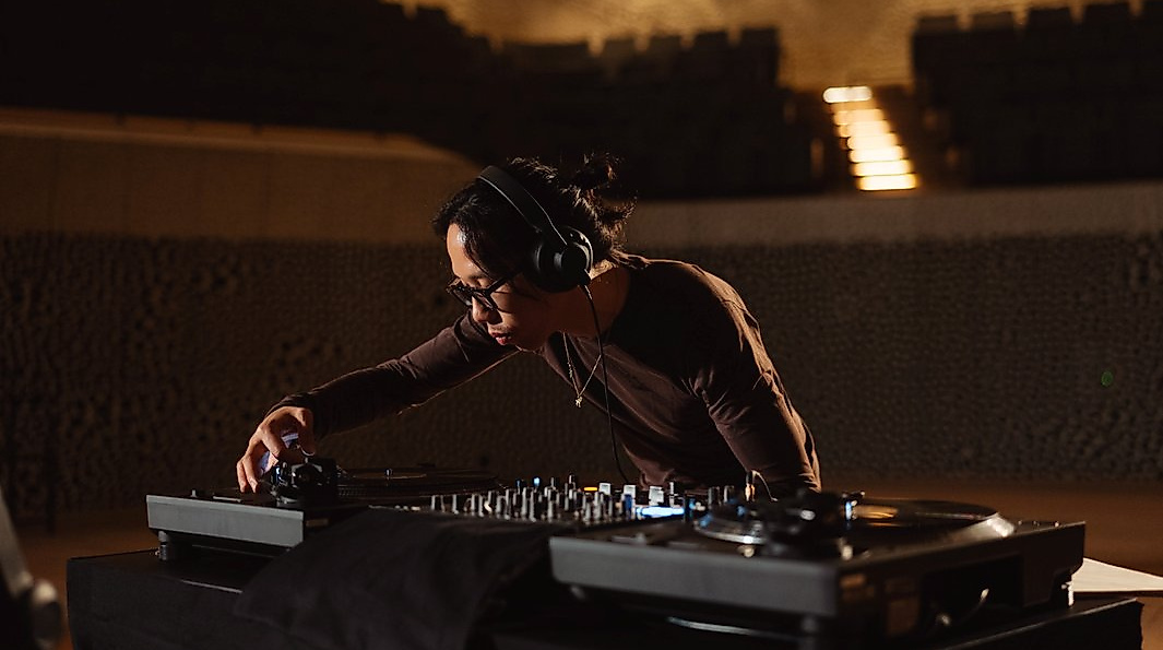 Derrick Gee’s Radio Weekender