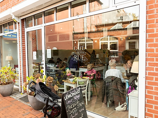 lee_maas_timo_sommer_hamburger_osten_cafe_la_petite_rue_3000px_argb_074