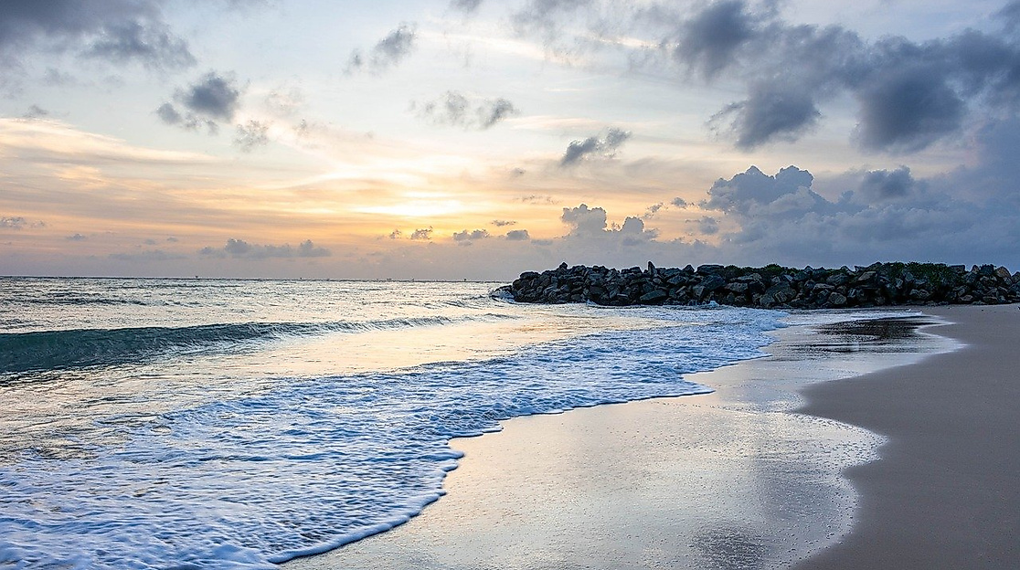 beach-8563083_1280