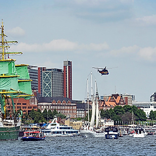 HAFENGEBURTSTAG Einlaufparade