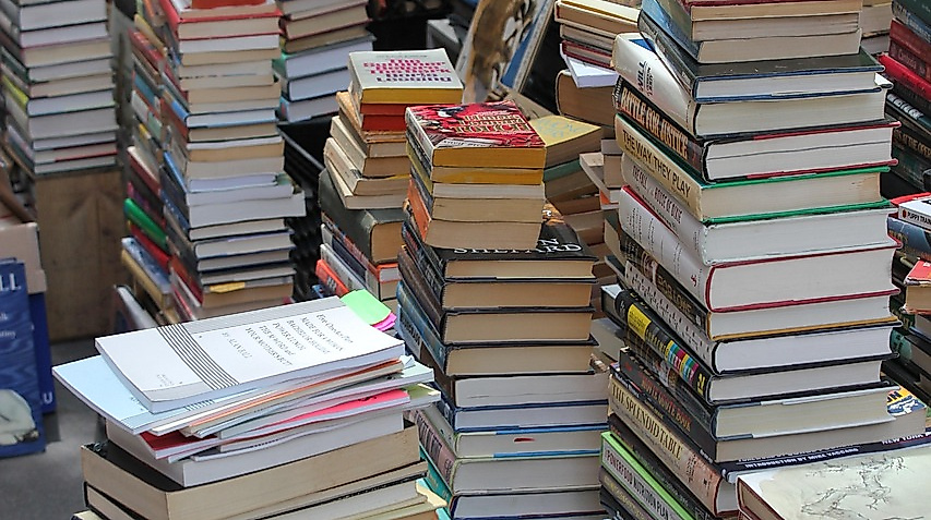 books-752657_1280