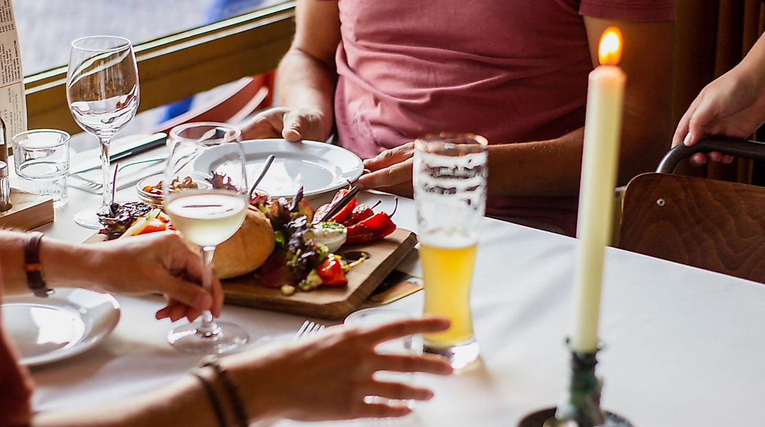 restaurant_c_louis-hansel-unsplash_1