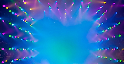 digital-art-museum_chromatic-light-wall_c-2021_teamlab