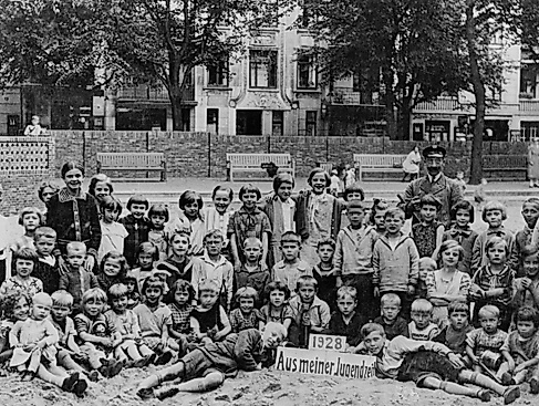 Das ‚Kinderparadies Sandkiste bei der Kreuzung Rübenkamp/Hufnerstraße (1928)