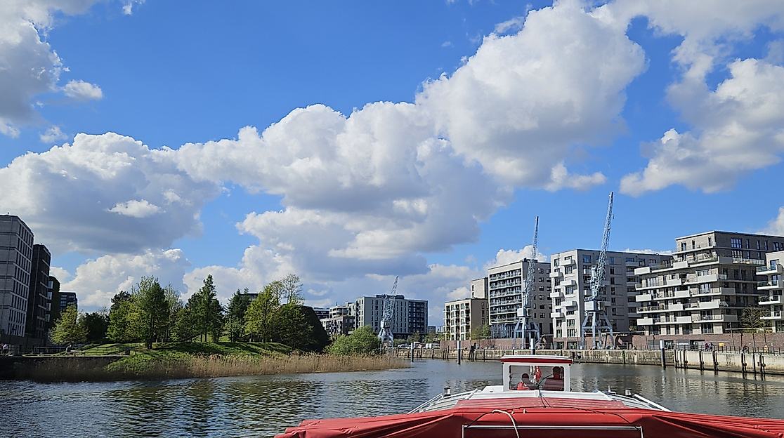 Mit der Barkasse durch den Baakenhafen der östlichen HafenCity