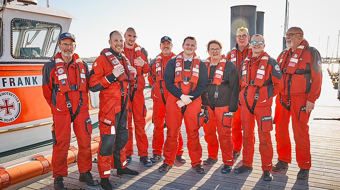 Ein Teil der freiwilligen Besatzung von der Station Fehmarn
