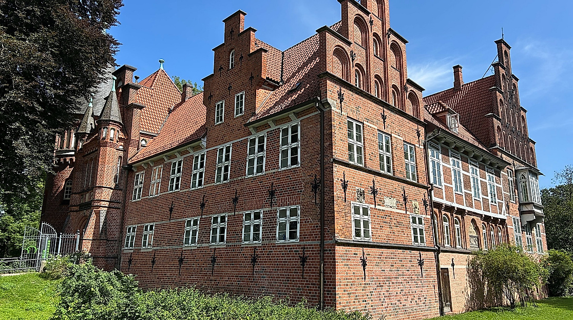 Schlossansicht im Sommer
