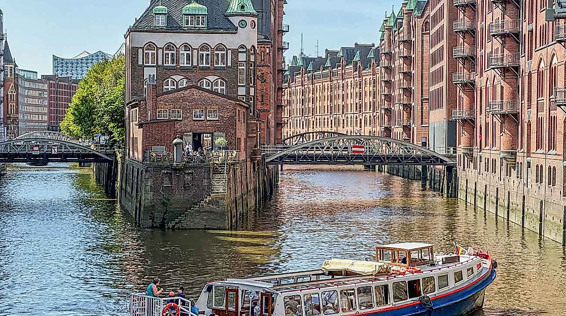 Barkasse, Speicherstadt, Wasserschloss, Rosinenfischer, 1300x975