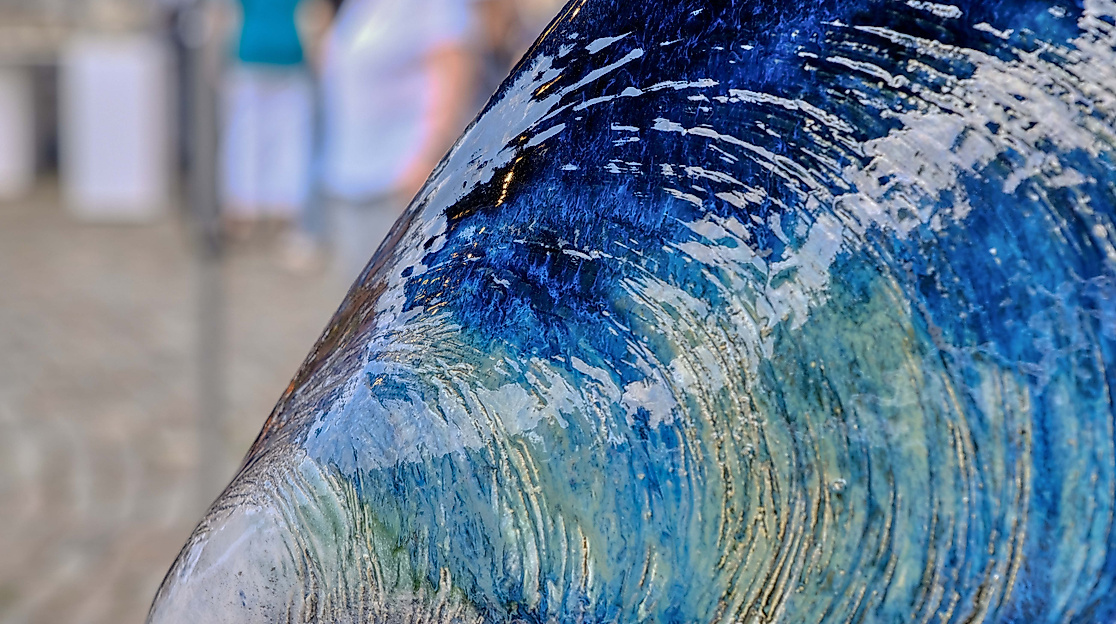Darstellung einer großen Keramikmuschel  Blau-Grün