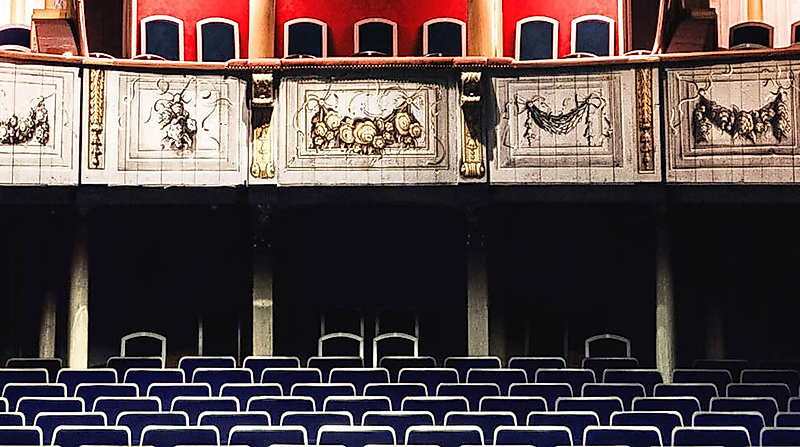 Führung durch das Schlosstheater - Ein Blick hinter die Kulissen des Schlosstheaters