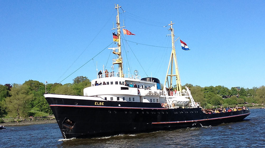 Hafengeburtstag Auslaufparade Hochseeschlepper ELBE