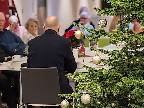 01-2412-weihnachtliche-lesungen-im-kurhaus-c-martiem-fotografie